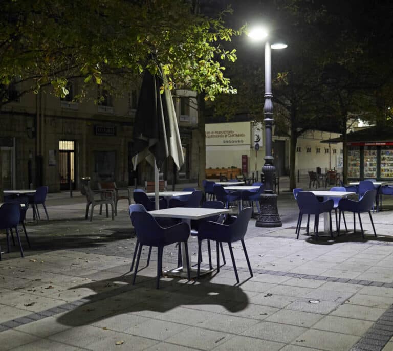 Cantabria confina sus municipios y cierra el interior de bares y restaurantes
