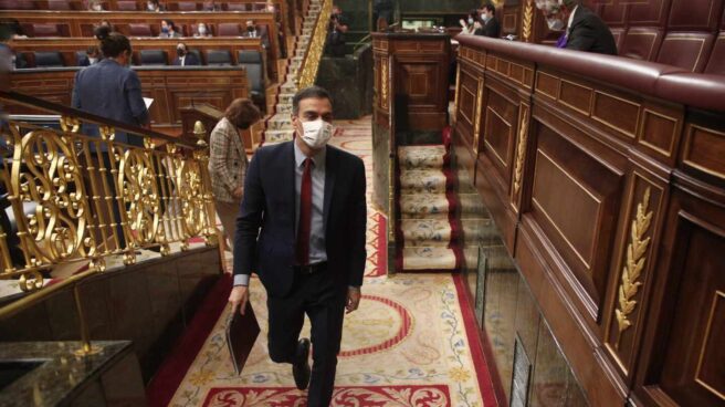 Pedro Sánchez abandona el Congreso.