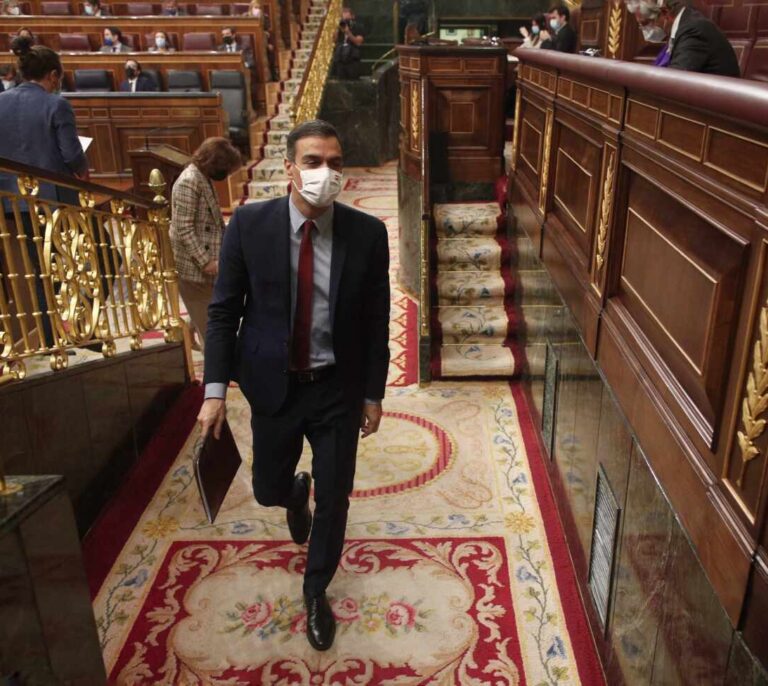 Juristas creen que el Congreso se "maniata" al permitir al Gobierno una alarma de seis meses