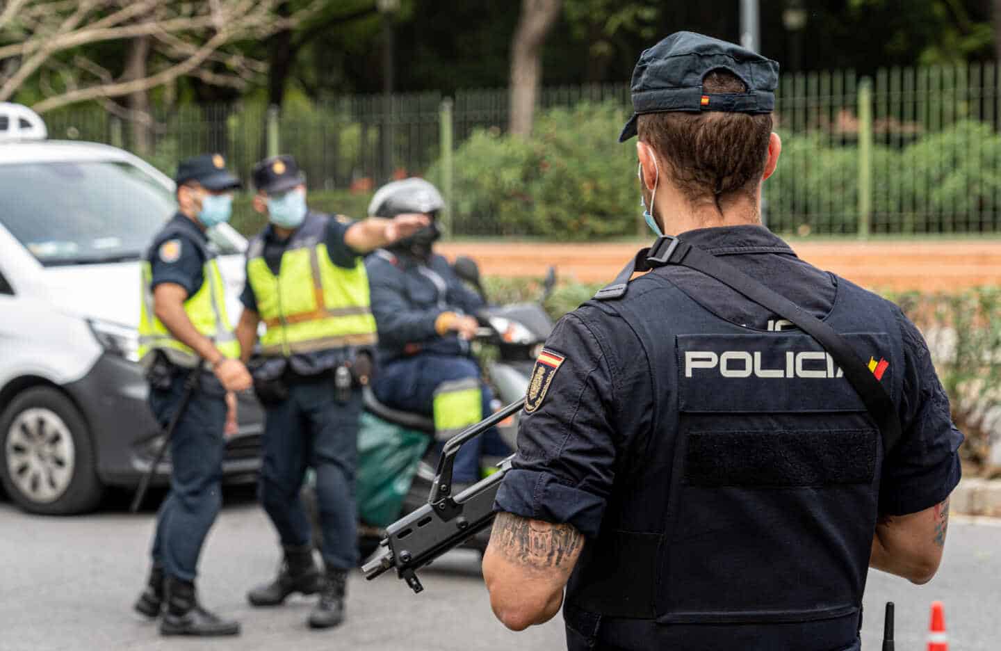 Seis detenidos tras intentar saltarse el cierre perimetral en taxi