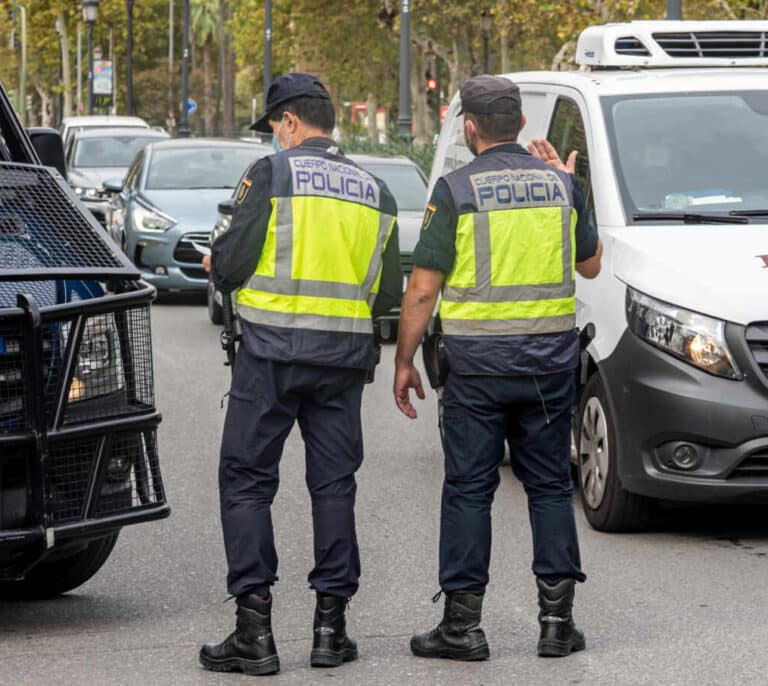 Falsa alarma terrorista por un paquete de gallinas decapitadas en Valencia