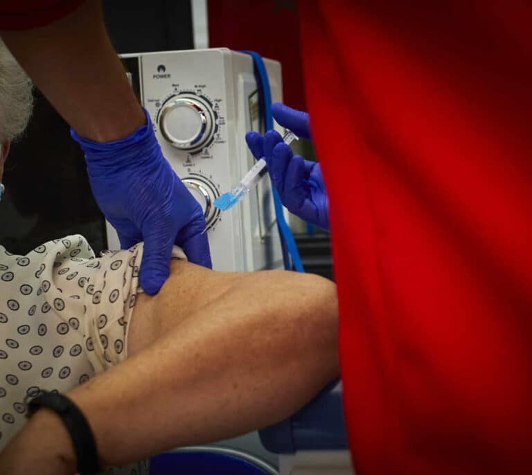 Sólo el 32,5% de los españoles está dispuesto a vacunarse inmediatamente contra el coronavirus