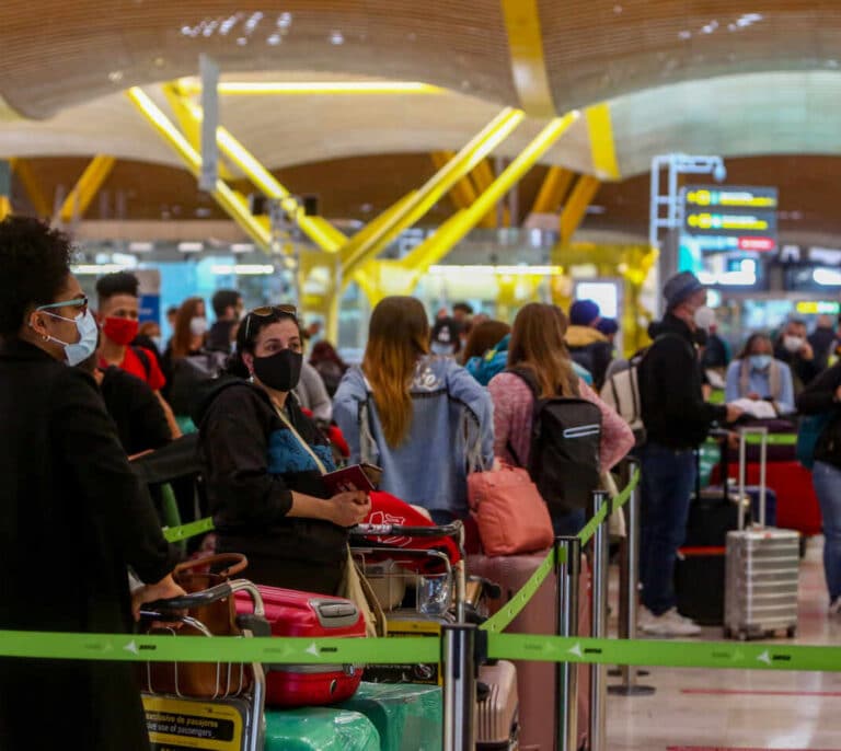 Los aeropuertos españoles ya han perdido más de un millón de vuelos por la pandemia