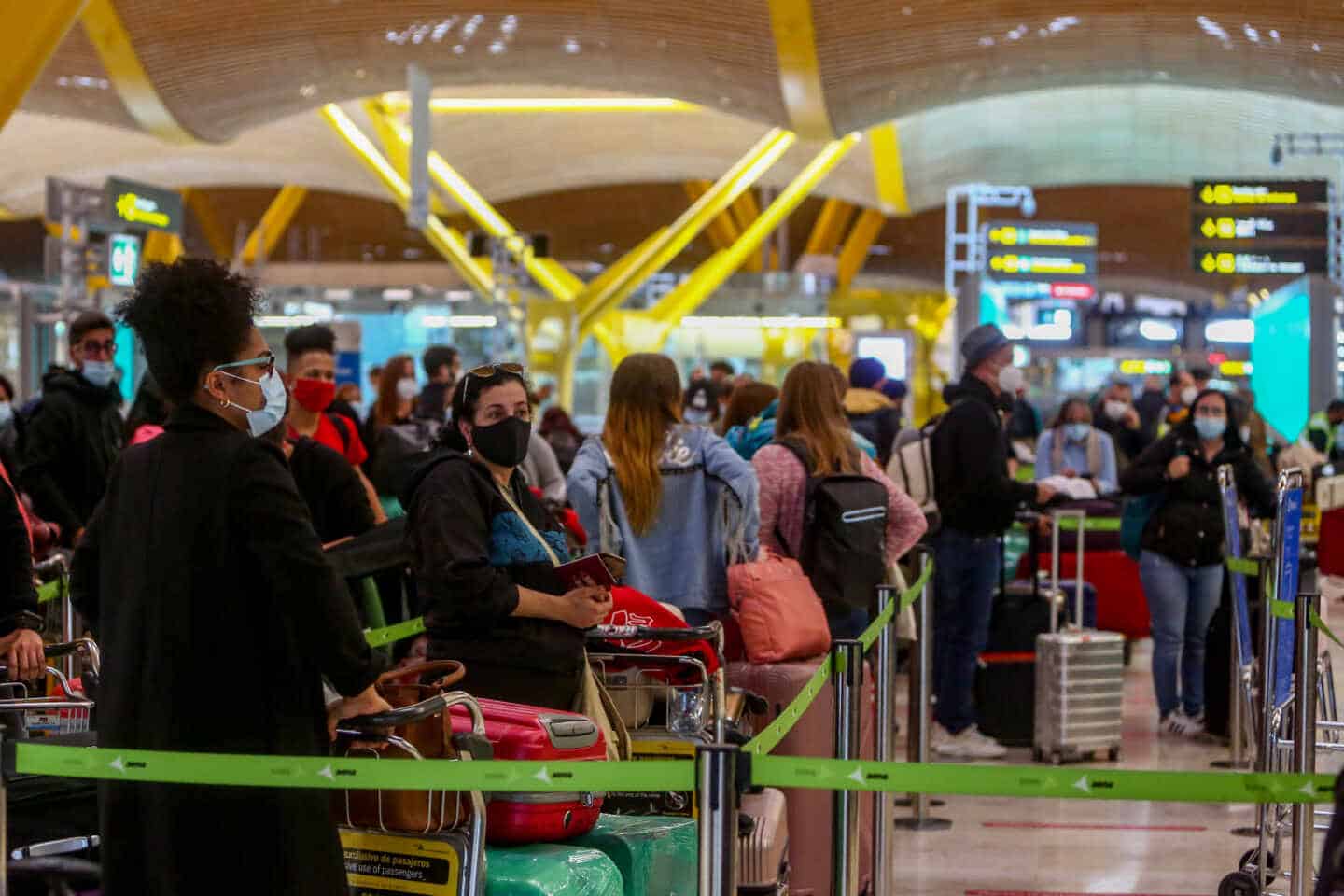 Los aeropuertos españoles ya han perdido más de un millón de vuelos por la pandemia