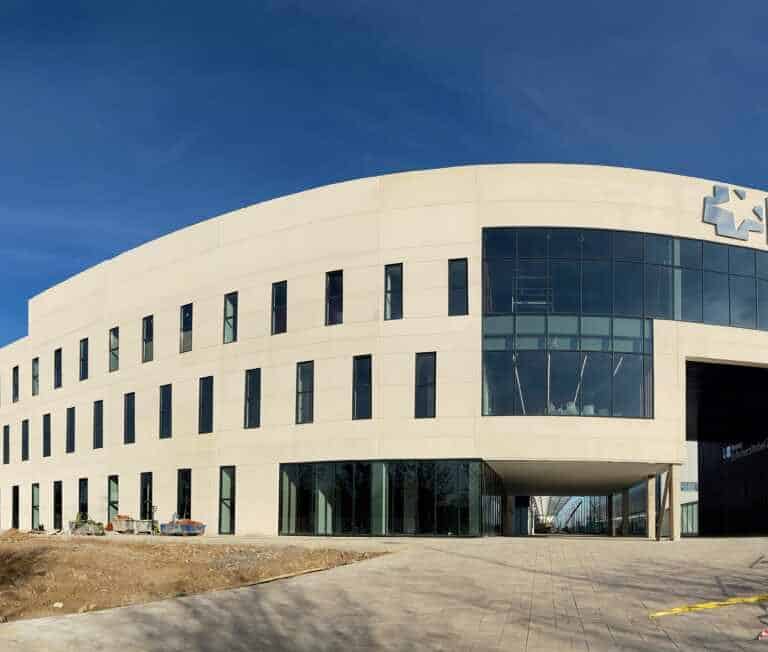 Cuatro meses del Zendal: de "propaganda política" a hospital clave para Madrid
