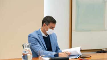 La niebla impide a Pedro Sánchez aterrizar en Pamplona y se retrasa su visita a Navarra