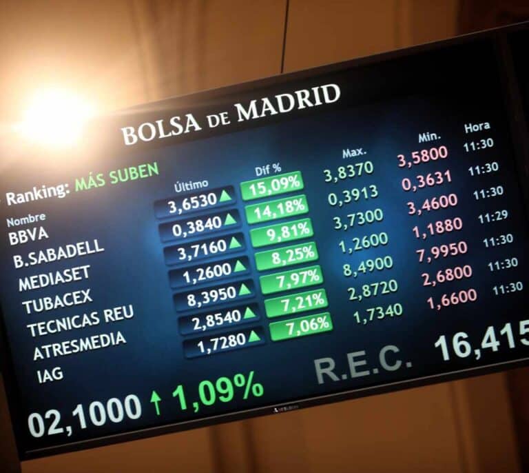 Prisa se dispara más del 20 % en bolsa tras su vuelta a la cotización