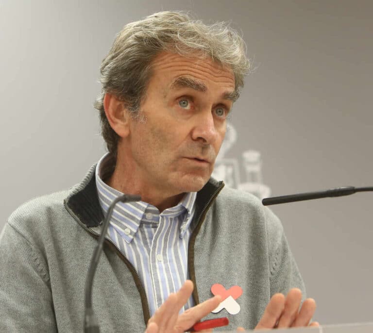 Simón afirma que la letalidad en mayores de 80 años se ha reducido al 8%