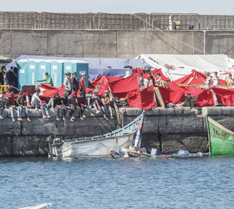 Policías y guardias civiles critican la "ausencia de liderazgo" y la "descoordinación" en Canarias