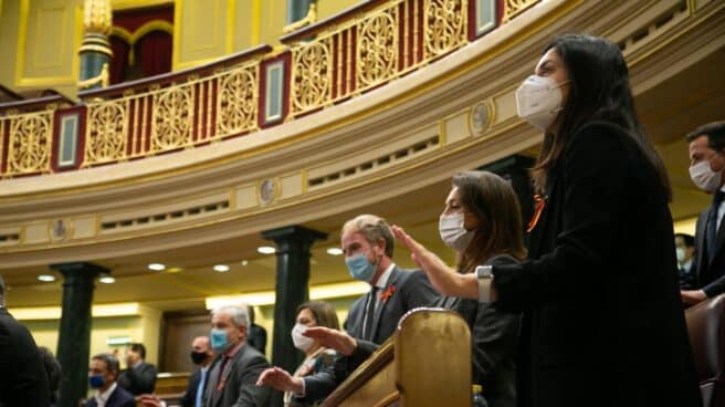 Protesta de la oposición en el Congreso contra la Ley Celaá.