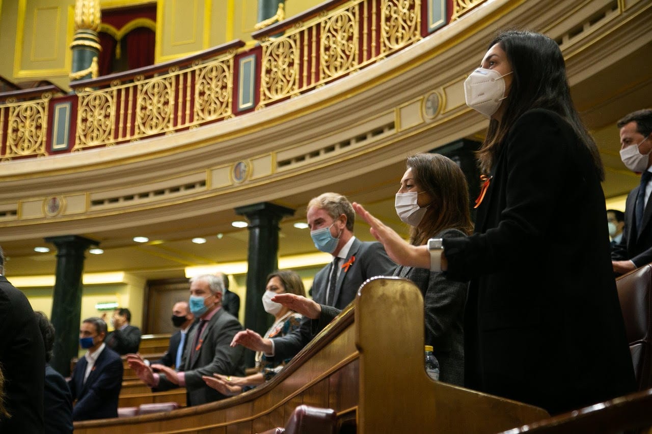 Protesta de la oposición en el Congreso contra la Ley Celaá.