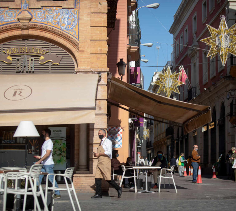 Andalucía mantendrá las restricciones de movilidad y hostelería hasta el 10 de diciembre