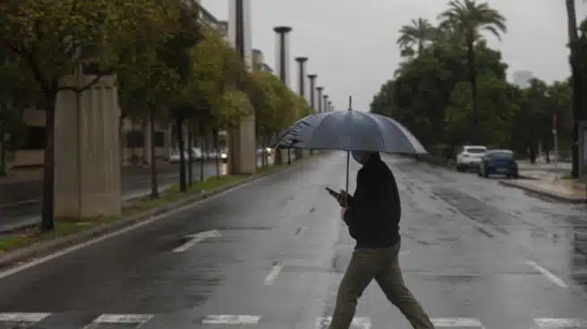 La borrasca 'Lola' se traslada a Andalucía con fuertes lluvias y tormentas