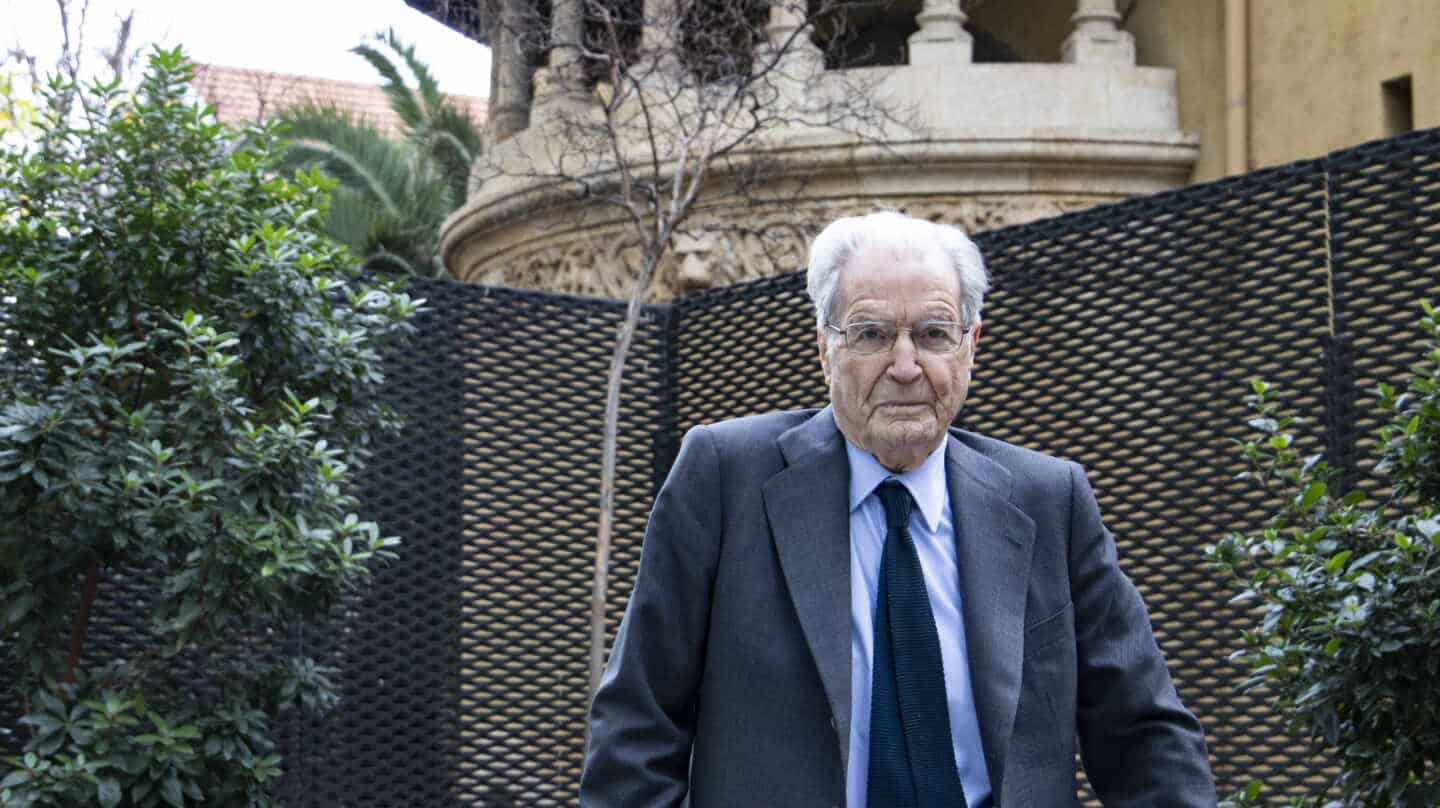 El abogado Antonio Garrigues Walker, en uno de los patios de su despacho en Madrid