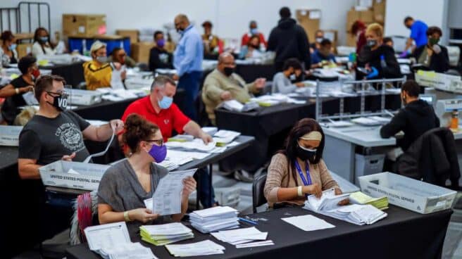 Recuento de votos en Atlanta (Georgia), uno de los estados en disputa entre Donald Trump y Joe Biden. Recuento de votos en Atlanta (Georgia), uno de los estados en disputa entre Donald Trump y Joe Biden.