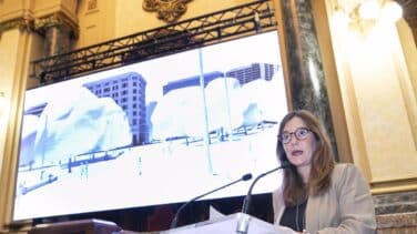 La alcaldesa de La Coruña fulmina a una concejala por su "nula dedicación"