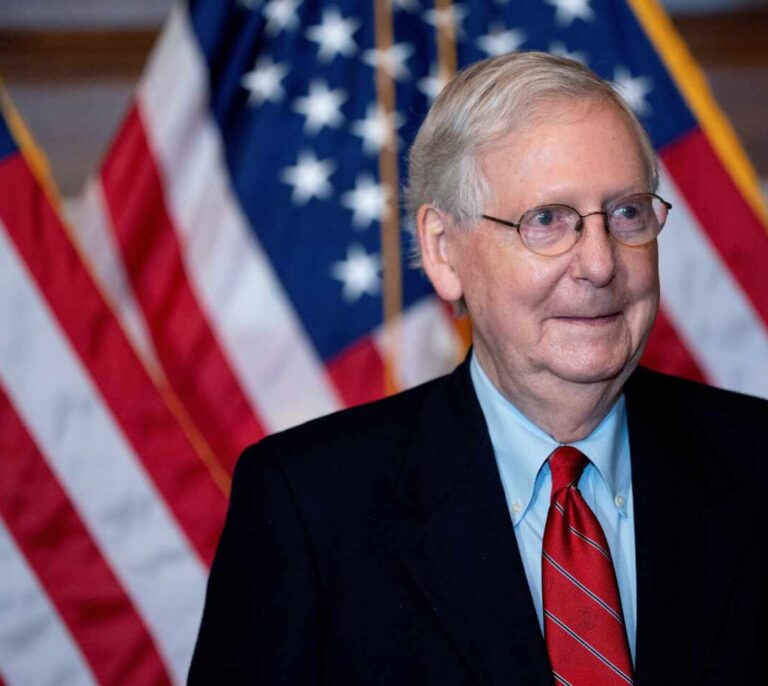 El líder republicano del Senado da la razón a Trump en su derecho a la batalla legal