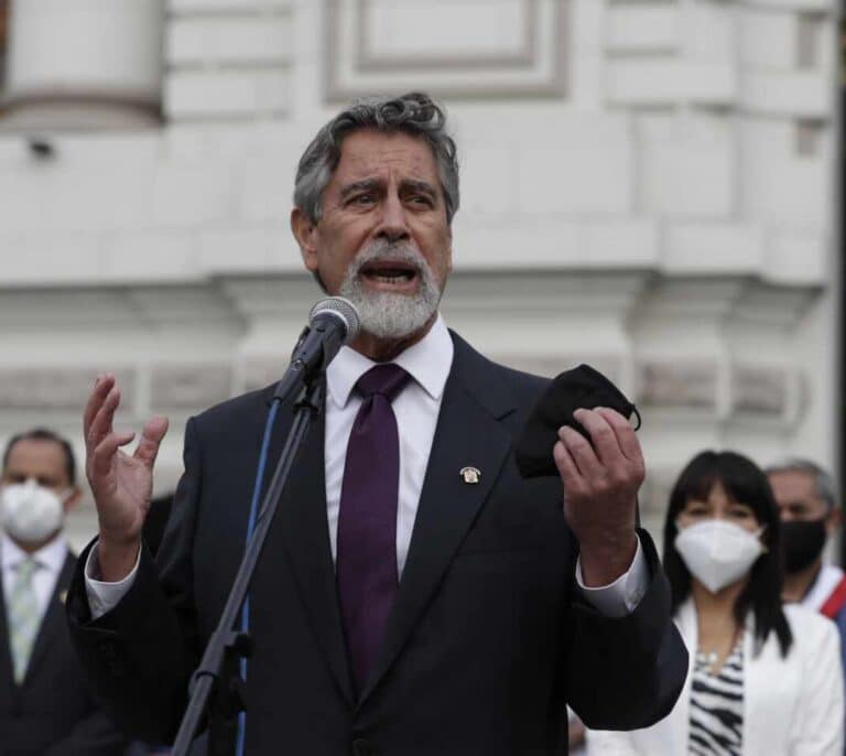 La elección de Sagasti como presidente interino acalla las protestas en Perú