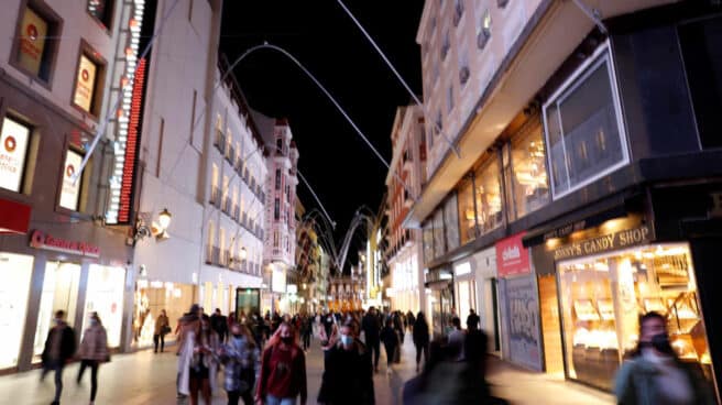 La calle Preciados, una de las arterias principales de comercio en el centro de Madrid