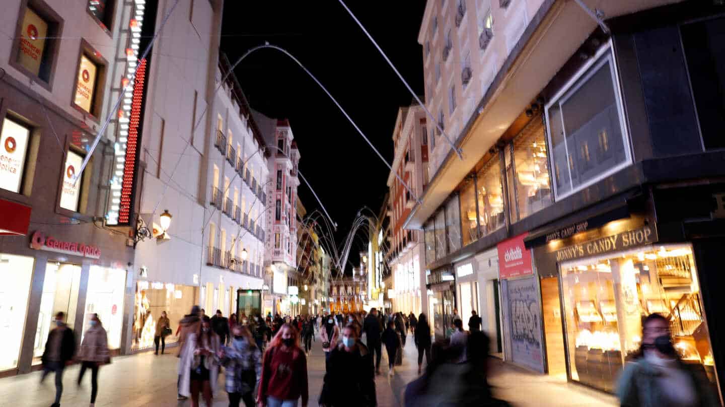 La calle Preciados, una de las arterias principales de comercio en el centro de Madrid