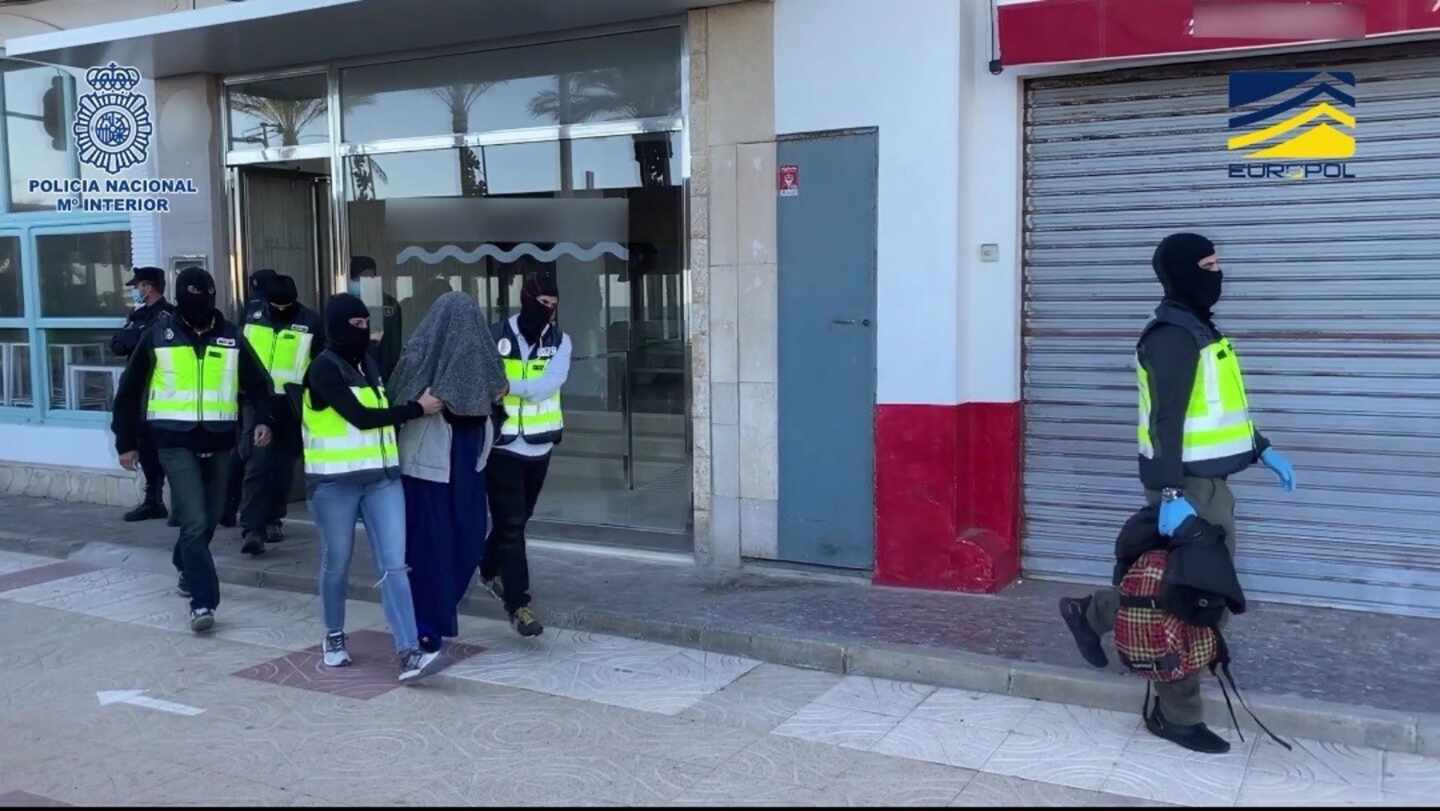 Detención en Valencia de la mujer que pretendía viajar a Siria.