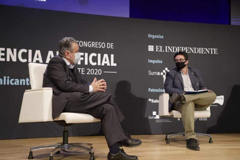 Andrés Pedreño, presidente de AlicanTEC, y el moderador de la mesa, Rafael Navarro