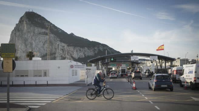 Acceso al peñón de Gibraltar.