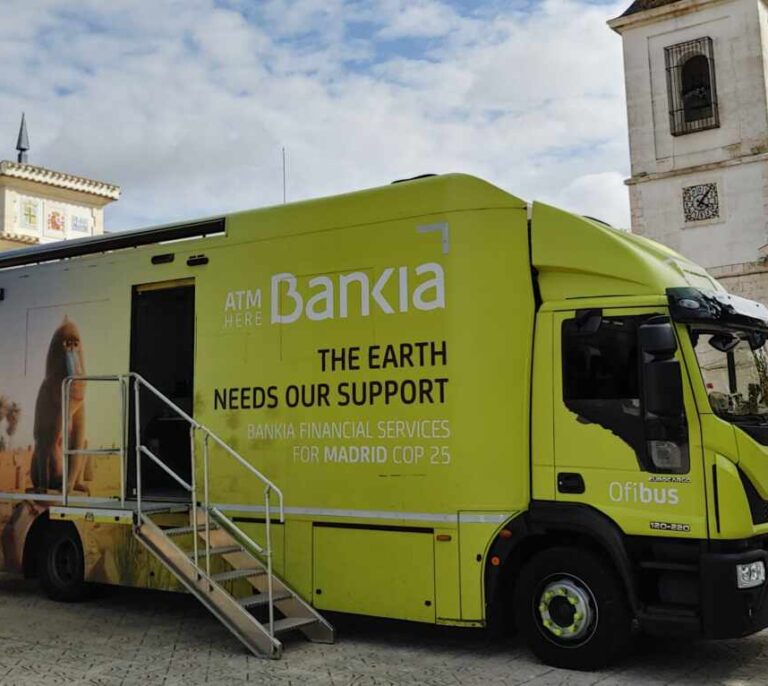 La aventura de ser banquero rural: "Tratas al cliente como a un familiar"