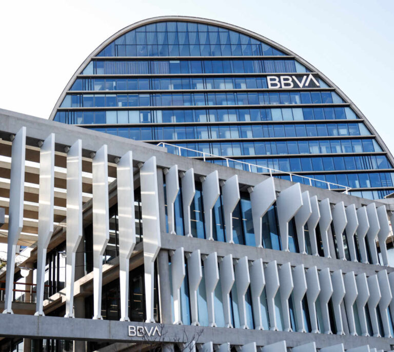 BBVA abre la veda del impopular cobro por los depósitos a las familias