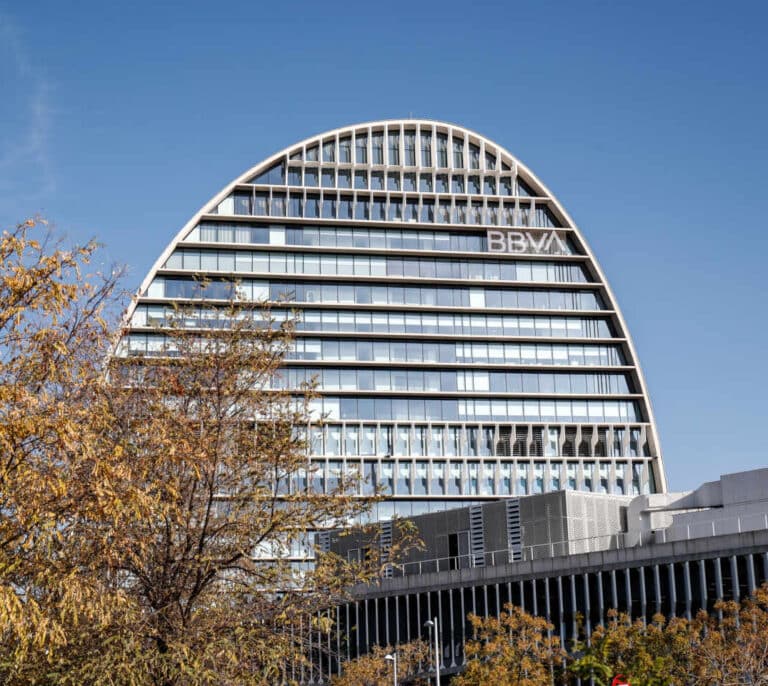 BBVA pagará una prima del 25% por Sabadell y venderá TSB, según el mercado