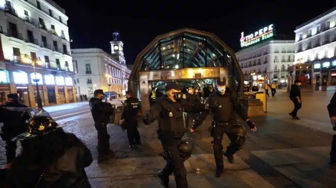 La Policía disuelve a los radicales en la Gran Vía de Madrid