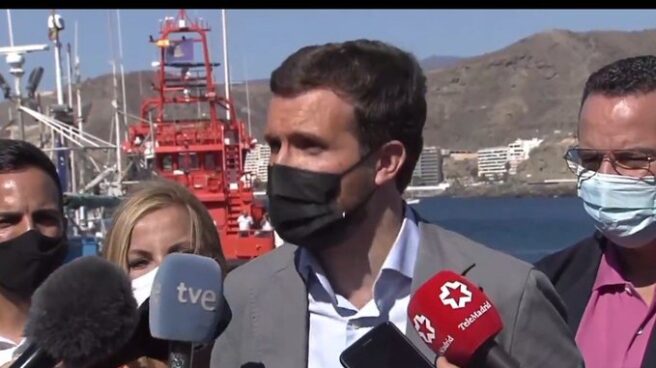 Pablo Casado, en el Muelle de Arguineguín (Gran Canaria).