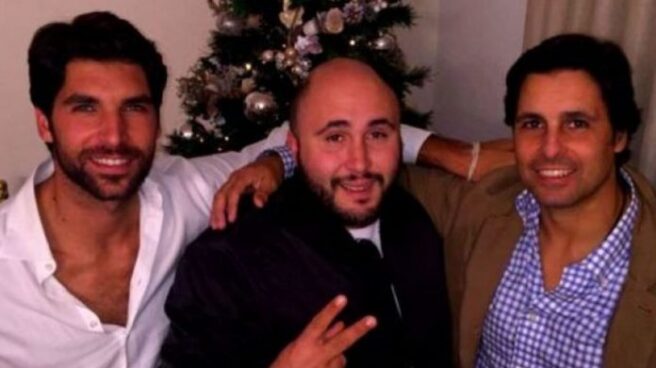 Cayetano Rivera, Kiko Rivera y Francisco Rivera, en una imagen sacada de redes sociales. Cayetano Rivera, Kiko Rivera y Francisco Rivera, en una imagen sacada de redes sociales.