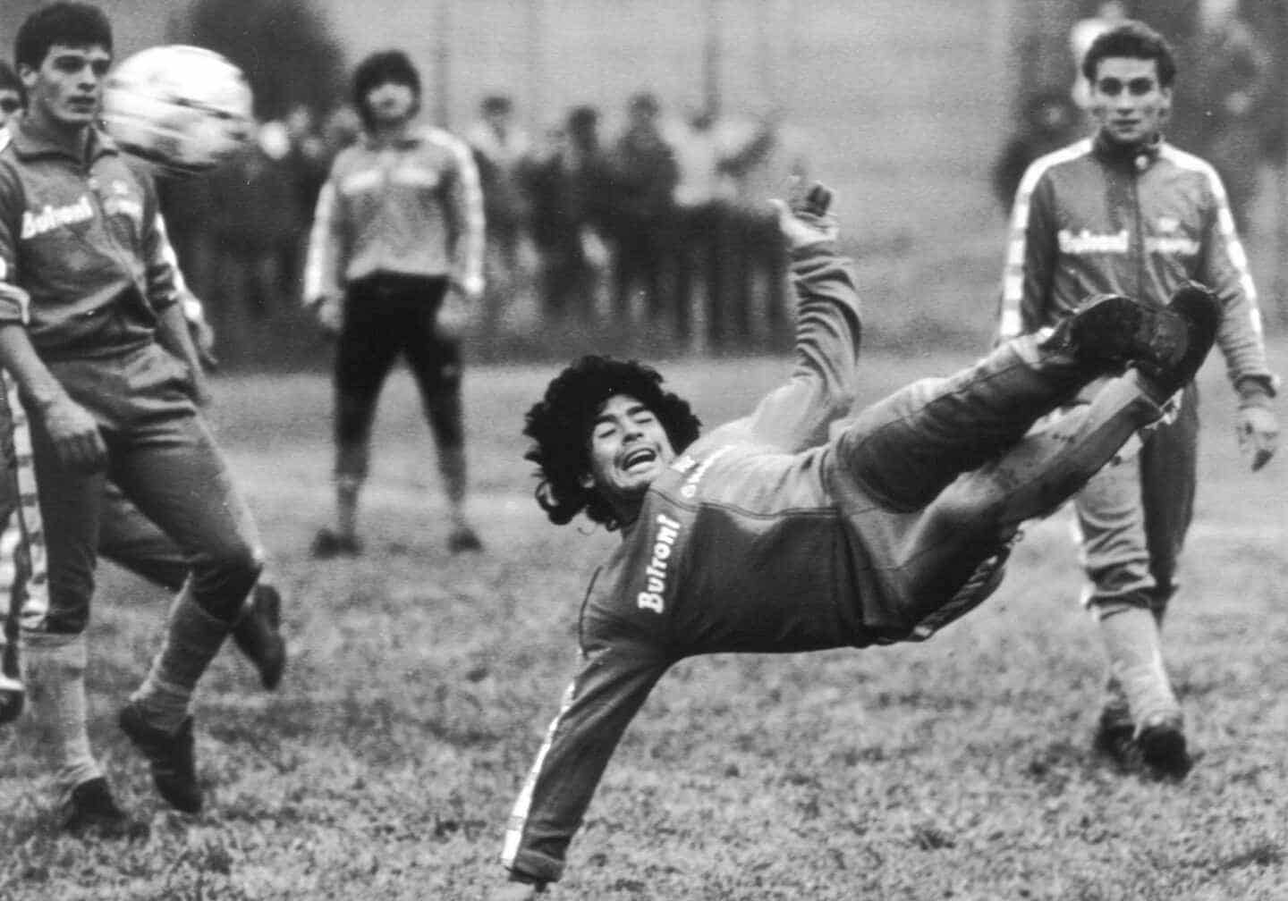 Del gol del siglo a sus últimos pasos en la Bombonera: Maradona en seis vídeos