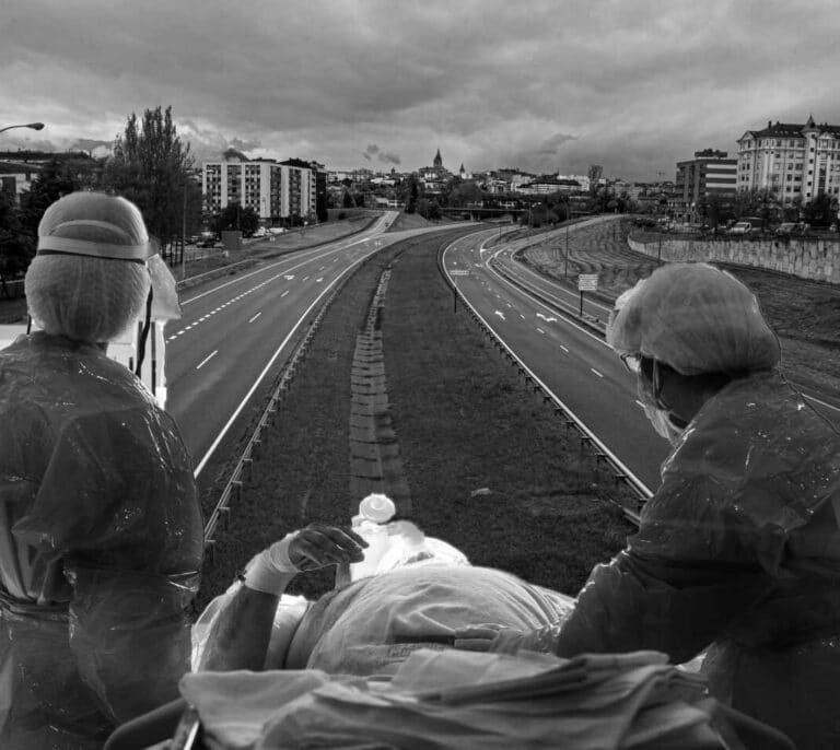 La presión de la pandemia empuja a los españoles a un confinamiento más duro