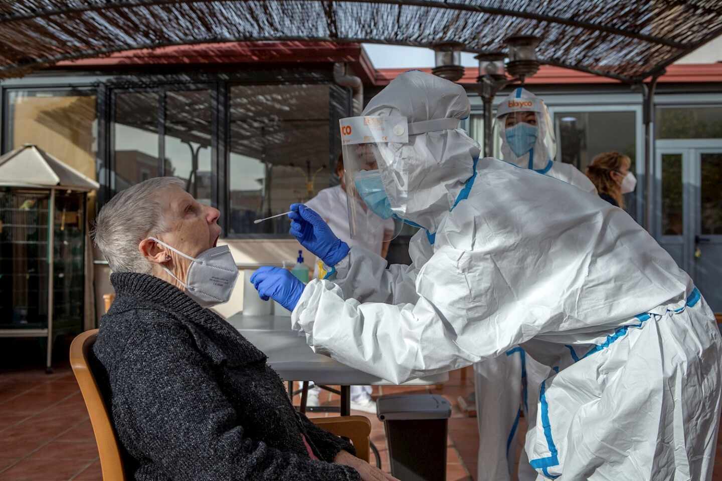 Diagnósticos tardíos y equipos rotos, el rastro del Covid en la Primaria, la Cenicienta de la salud pública