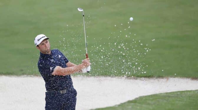 El hoyo en uno que 'rebota por el agua' de Jon Rahm al que todo el mundo ha sorprendido