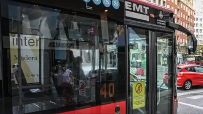 Muere un hombre atropellado por un autobús de la EMT en Valencia