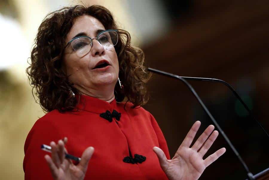 Montero presume de las tasas de desempleo de Zapatero pese a que el paro se duplicó en su mandato