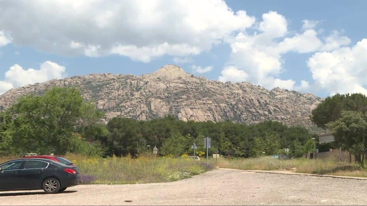 Rescatan a cinco senderistas, uno de ellos  sin vida, en la sierra de Madrid