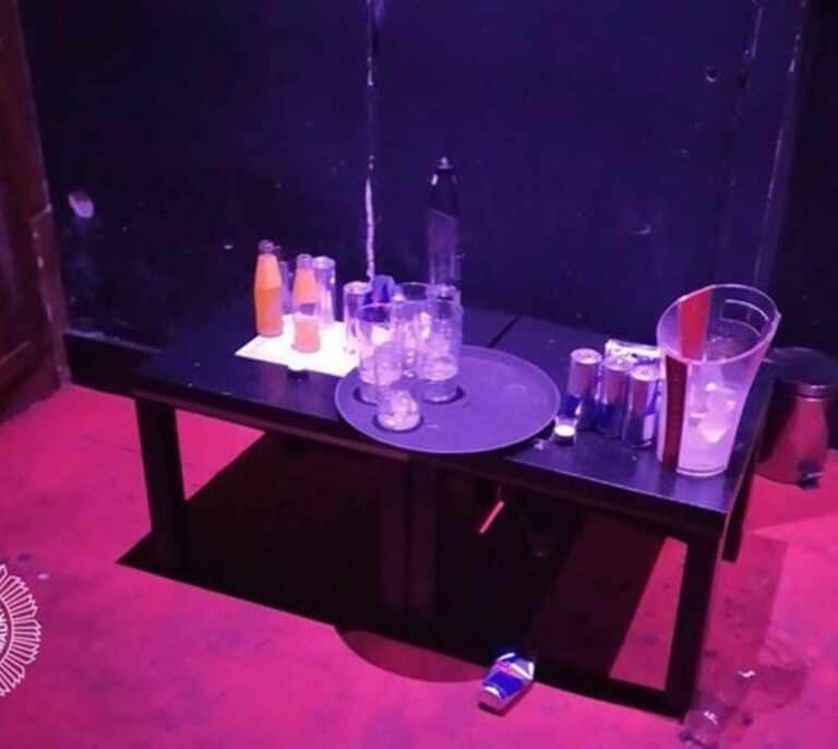 Desalojada una discoteca con 93 personas que incumplían las medidas contra el Covid-19