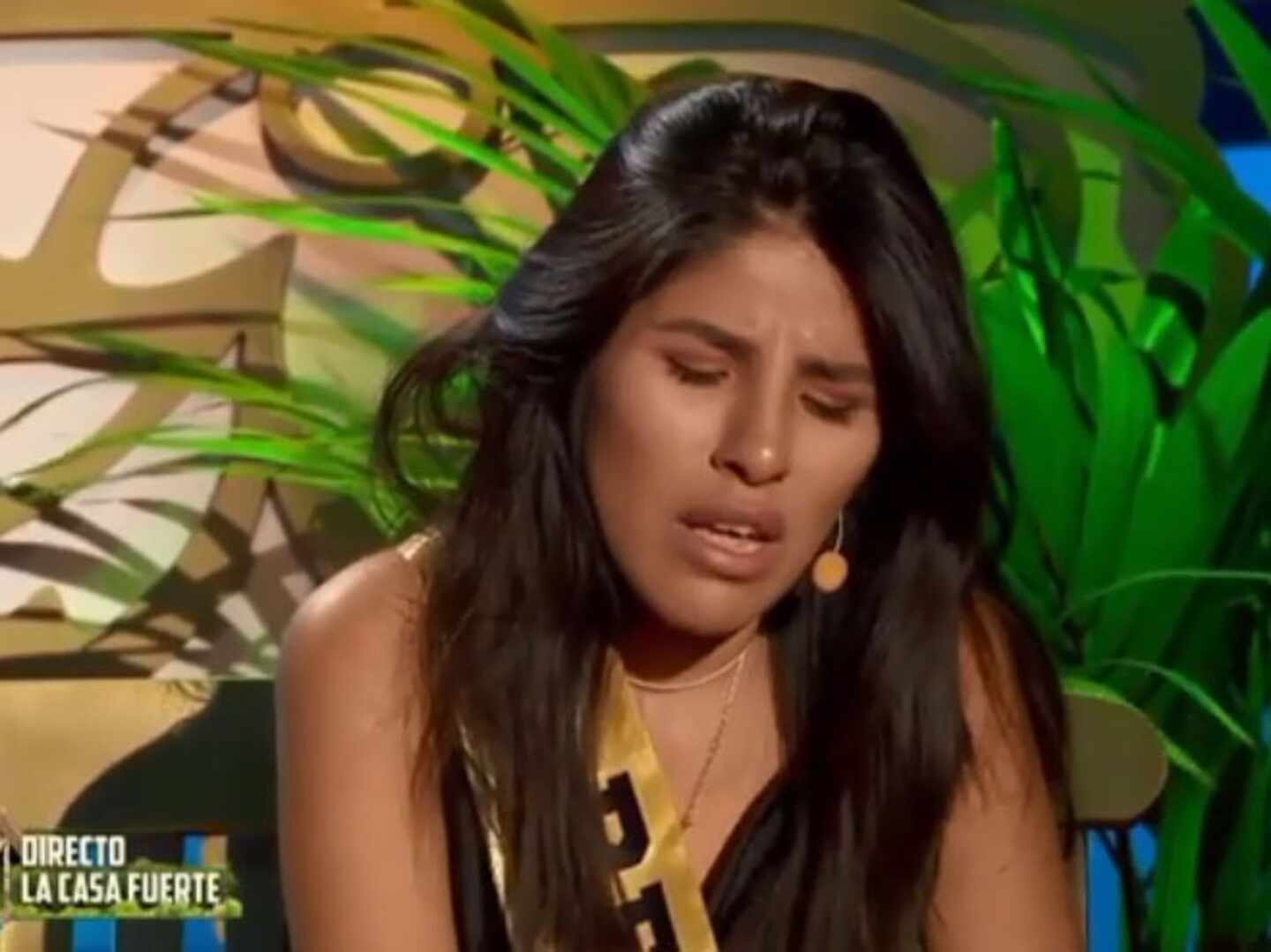 Isa Pantoja, hundida, rompe a llorar en "La casa fuerte" al escuchar las últimas palabras de Kiko Rivera contra su madre. Mediaset.