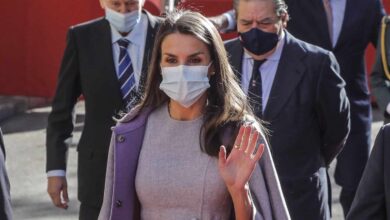 La Reina Letizia sorprende con un elegante y sofisticado look en los Premios Jaume I de Valencia