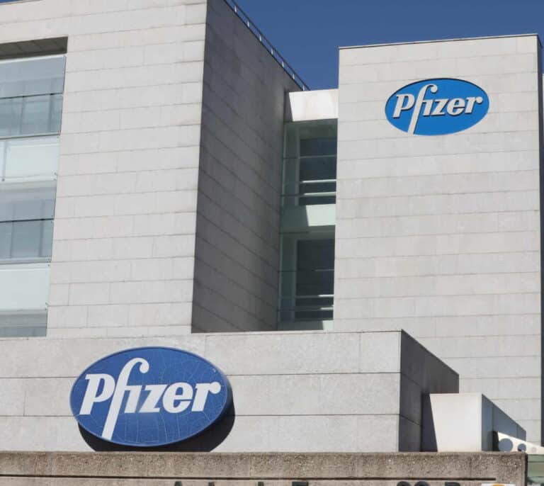 Pfizer tiene lista la vacuna y pide la autorización de emergencia para distribuirla en diciembre en EEUU