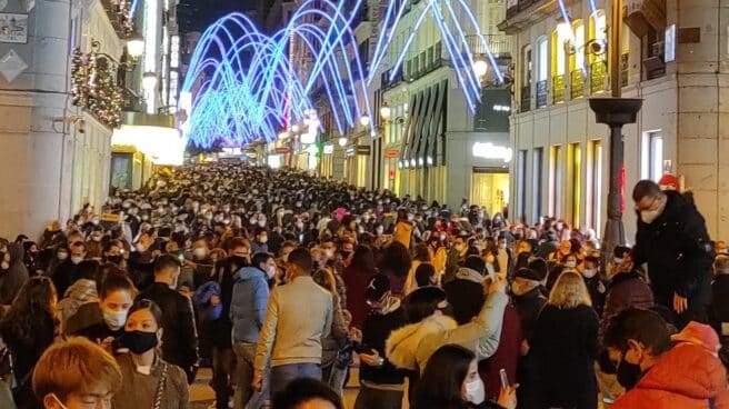 Así será el operativo en Madrid contra las aglomeraciones de Semana Santa Calle Preciados de Madrid en la primera tarde de alumbrado navideño.