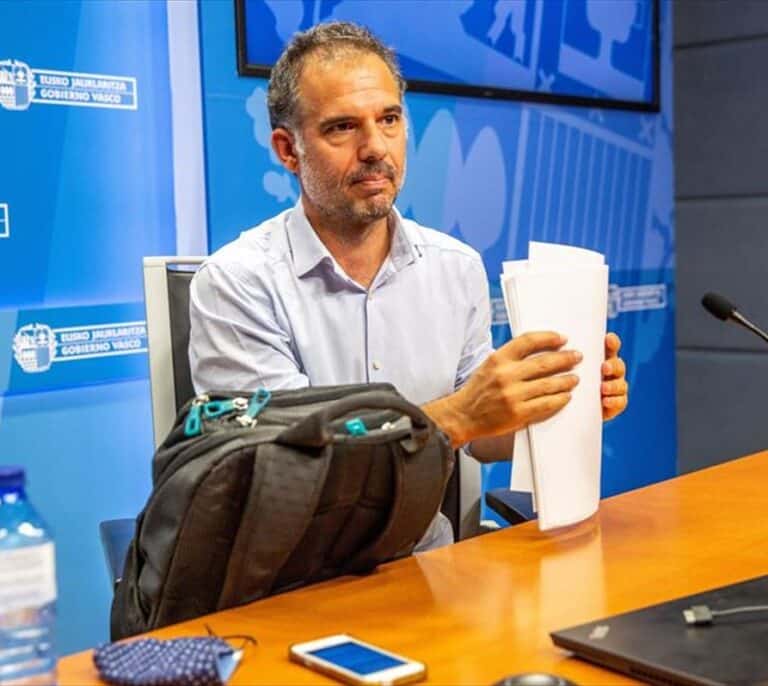 Dimite el responsable del control de la pandemia horas antes de que Euskadi revise sus restricciones