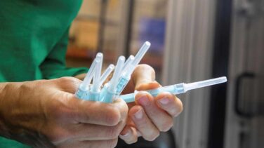 La UE aprueba que las vacunas y los test del Covid-19 estén exentas de IVA