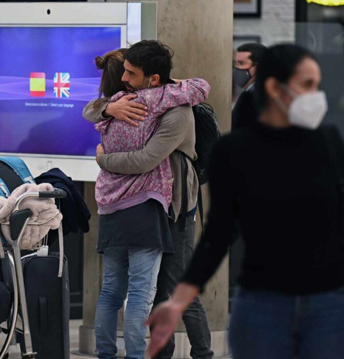 Los expertos creen que la cepa inglesa obligará a endurecer las medidas navideñas