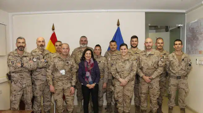 España reducirá a la mitad los militares en Irak y Afganistán y reforzará el contingente en Líbano
