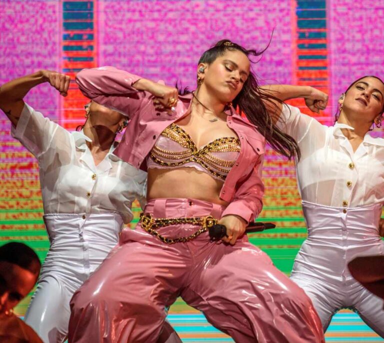 El sorprendente juguete erótico que Kourtney Kardashian le ha regalado a Rosalía